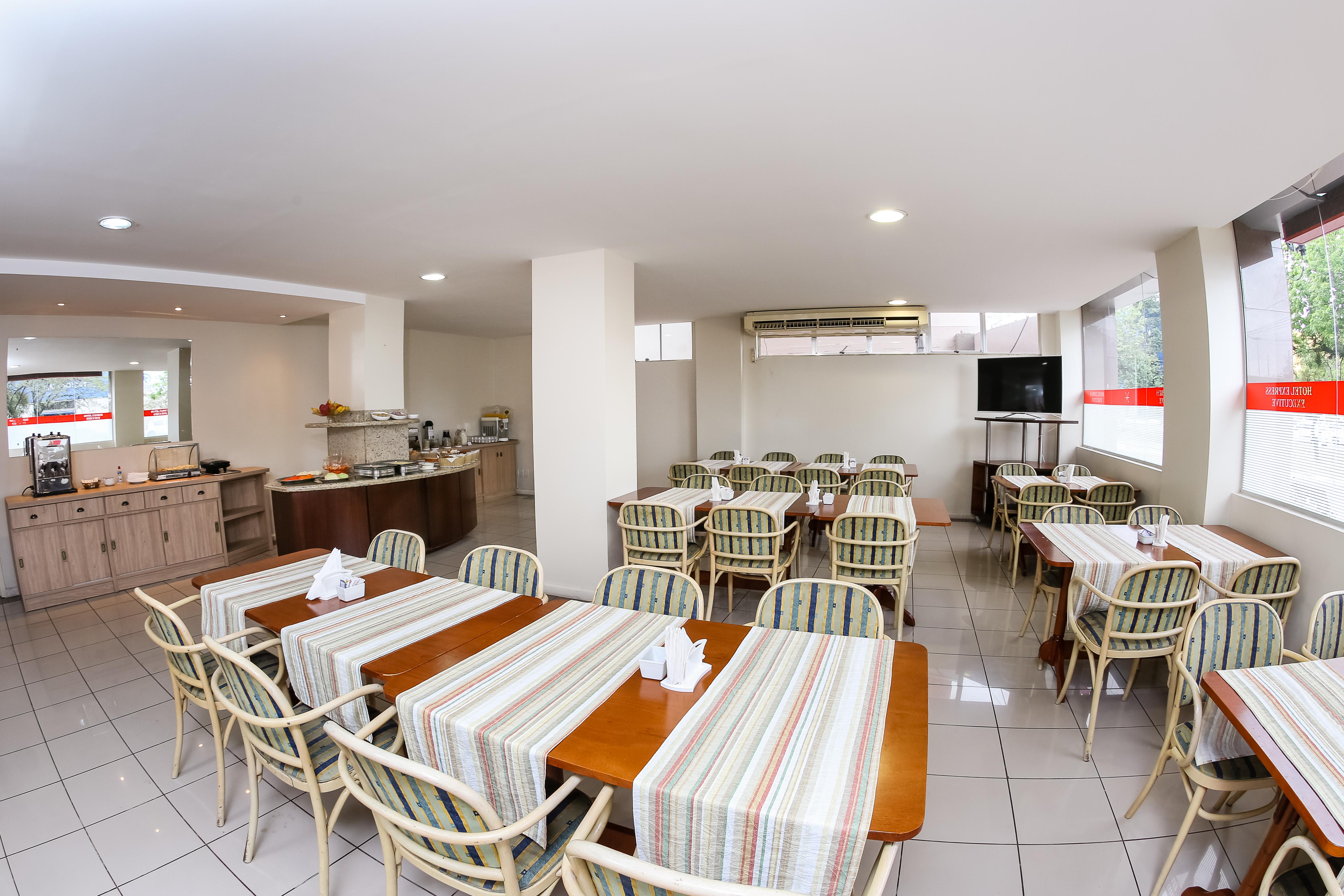 Hotel Suarez Executive 노부암부르구 외부 사진